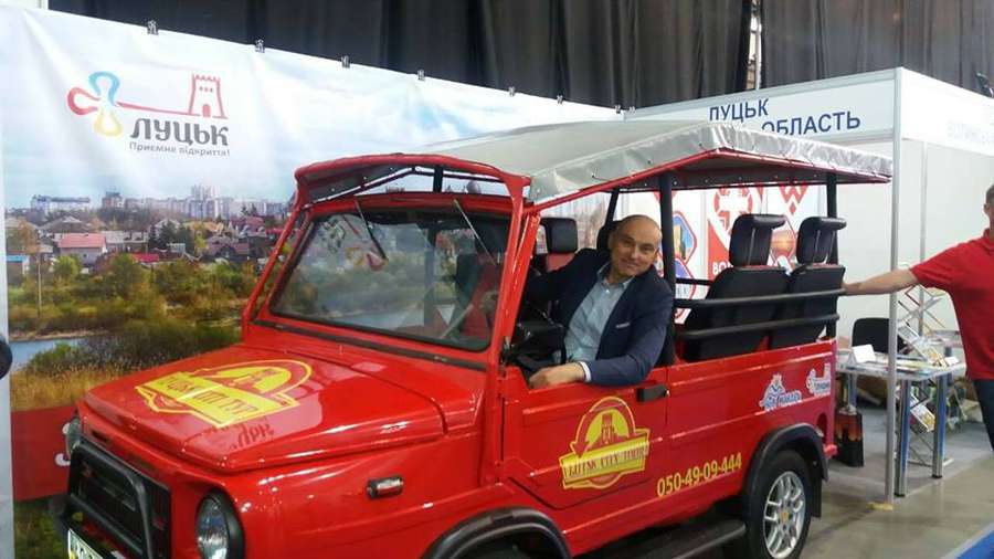  «Бойова машина Волині» підкорила туристичну виставку в Києві (фото)