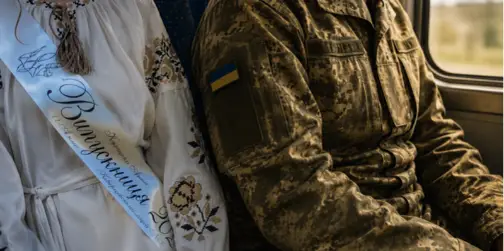 Поїзд, який подарував доньці тата на останній дзвоник. Історія військового з Волині, що доведе до сліз