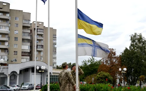 У Луцьку спустили прапор підтримки полонених моряків та передадуть в музей (фото)