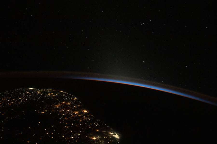 NASA показало знімок зміни ночі і дня над Землею (фото)