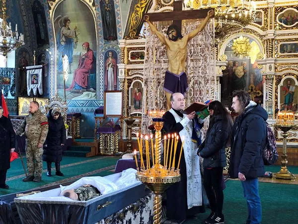 На Волині попрощалися з десантником з Донеччини Максимом Постєвкою (фото)