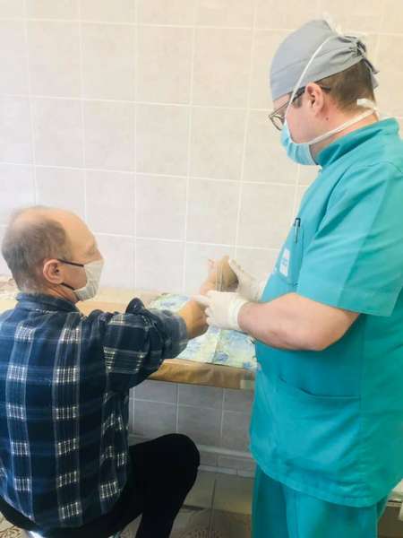 Відрізав циркуляркою: як в луцькій лікарні рятували чоловікові руку