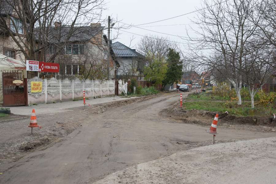 Попри війну у Луцькій громаді ремонтують дороги (фото)