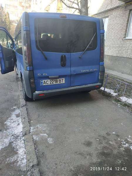 Водіїв, які в Луцьку залишали автомобілі абиде, покарали (фото)