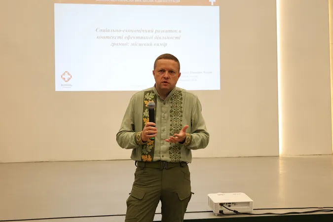 Розвиток громад і підтримка армії: Іван Рудницький провів стратегічну нараду (фото)