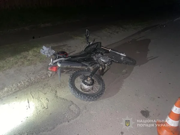 Під Луцьком водійка Renault збила 18-річного мотоцикліста (фото)