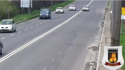 У Луцьку водій «рено» перетнув подвійну суцільну лінію, аби обігнати автомобілі (відео)