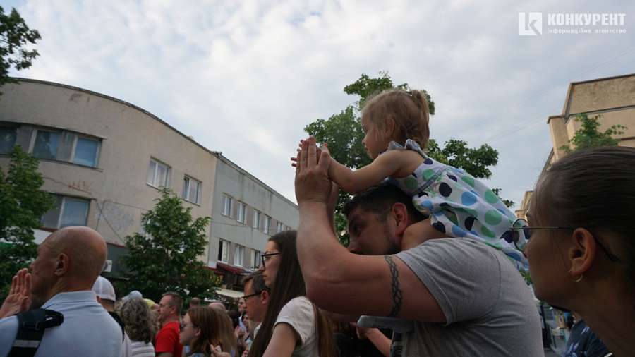 Прийшли сотні людей: у Луцьку виступив запальний гурт Оt Vinta (фото, відео)