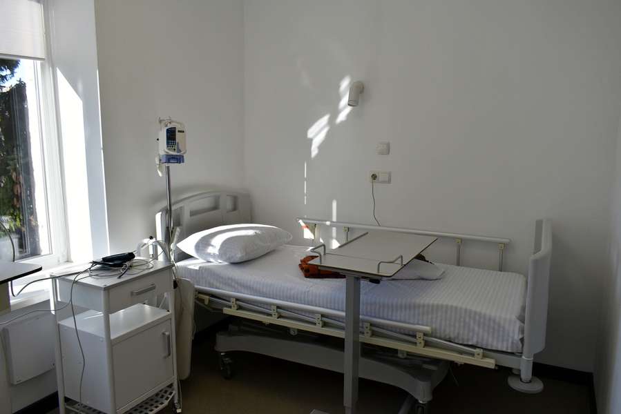 Нові палати та обладнання: на Волині в обласній лікарні відремонтували гематологічне відділення (фото)