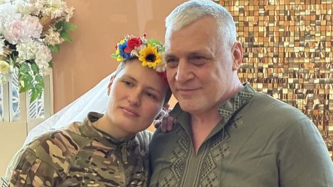 Кохання, що народилося в бою: на Волині побралися бойова медикиня та розвідник (фото)