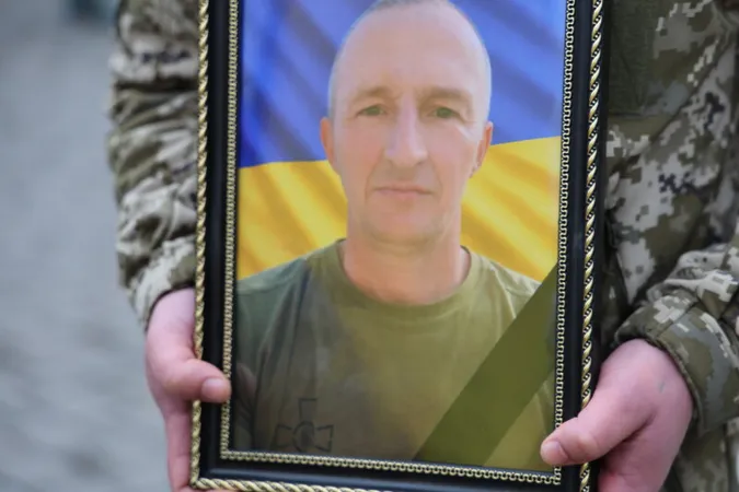 У Луцьку попрощалися з Героєм Іваном Литвинчуком