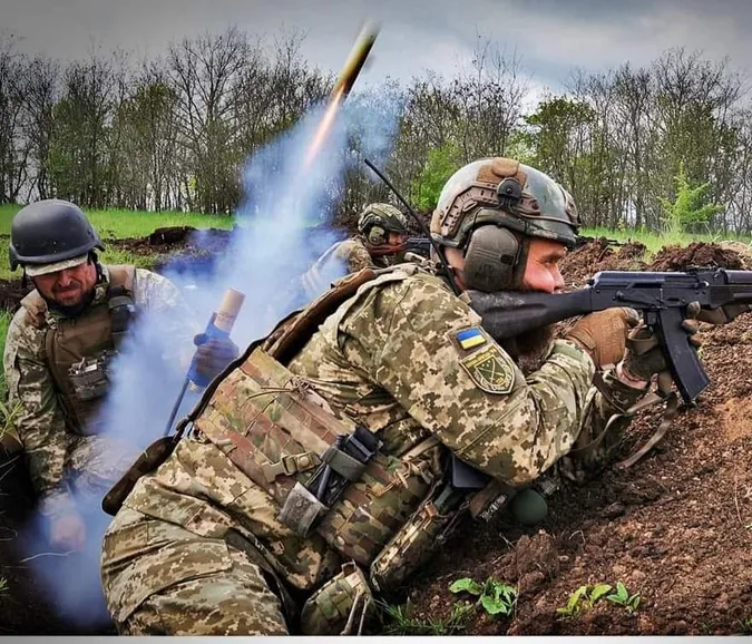 Сили оборони відбили 42 атаки ворога, в епіцентрі – Бахмут та Мар’їнка, – Генштаб