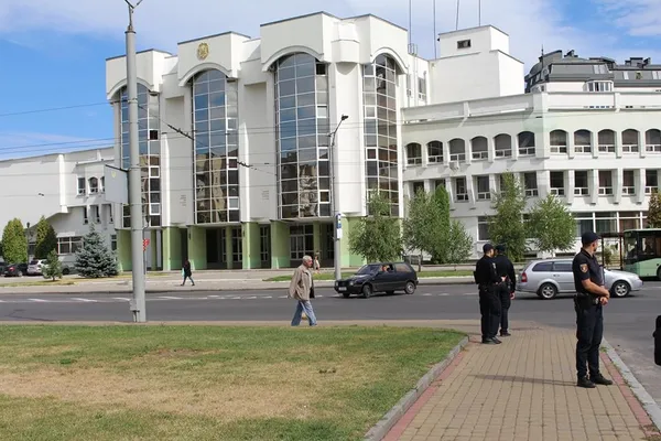 Поліція посилено патрулює вулиці Луцька 