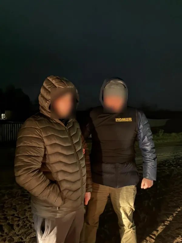 Ховав «клієнтів» у прикордонних селах: на Рівненщині затримали перевізника втікачів