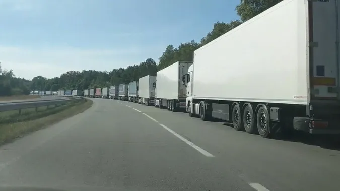 Проти черг і за туалети та смітники: чому на Волині страйкують далекобійники