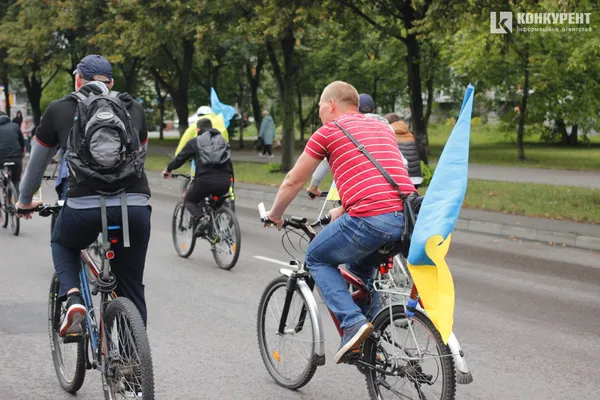 Велопробіг, вишиванки, ЗСУ❤️: як Луцьк відзначає особливий День міста (фото, відео)