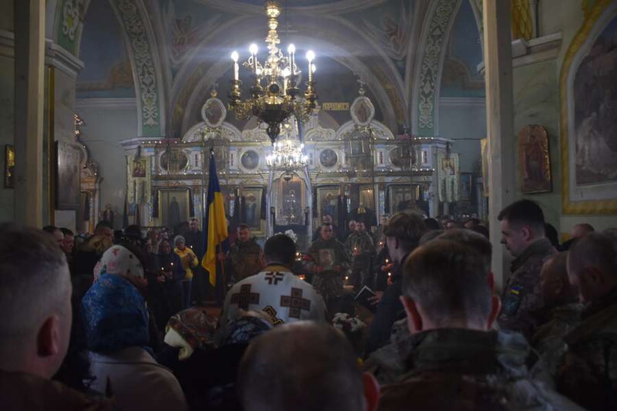 Луцька громада попрощалася із загиблим під Вугледаром Володимиром Олійником (фото)