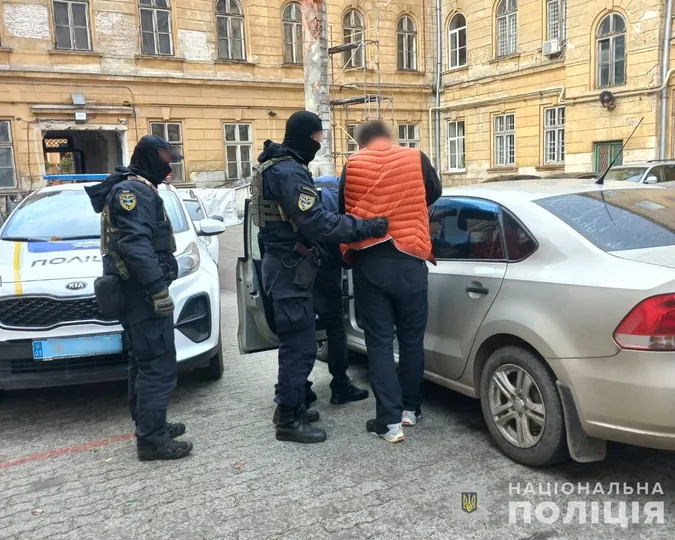Через ревнощі: встановили, хто підпалив припарковане авто у Луцьку (фото)