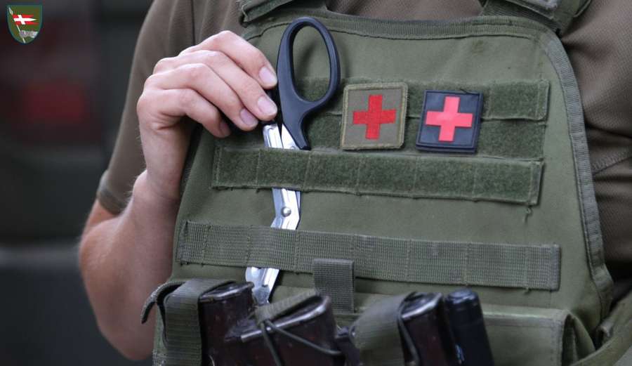 Бойовий медик волинської бригади одночасно рятувала 15 поранених бійців (фото)