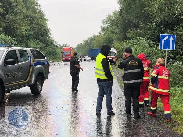 Водія викинуло з машини: під Нововолинськом – смертельна ДТП (фото)