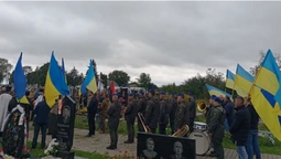 У Підгайцях в останню путь провели захисника України Артема Ротмістренка (фото)