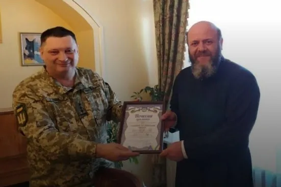 Владика Михаїл отримав військову відзнаку