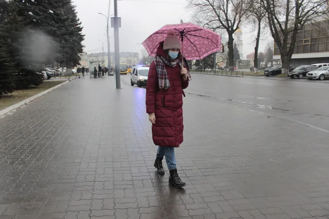 Ожеледиця у Луцьку: місто ледь тримається на ногах (фото)
