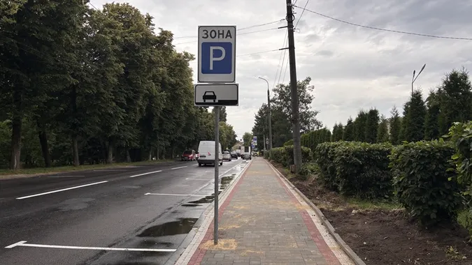 На Глушець у Луцьку – нові знаки і розмітка