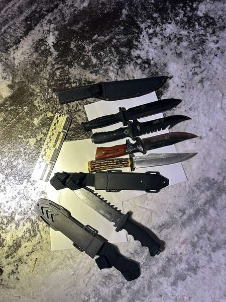 На Волині зловили «ножемана» з пакетом холодної зброї (фото)