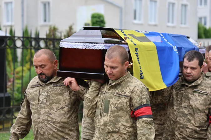 У Луцьку в останню дорогу провели Героя Валерія Васейчука (фото)