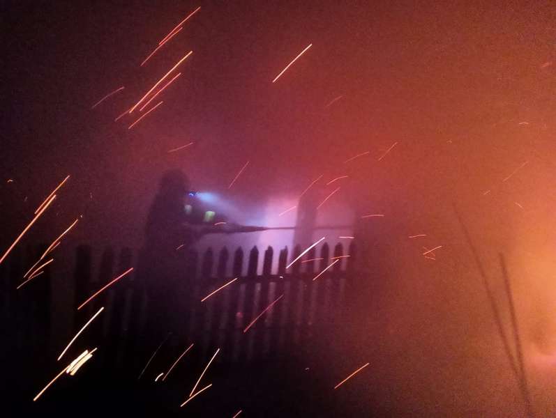 На Волині вночі горіла будівля (фото)