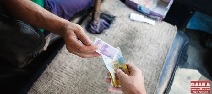 Передавайте гроші в маршрутках ПРАВИЛЬНО: наочна інструкція