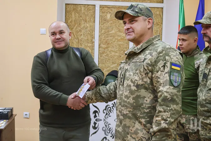 Воїнів «волинської сотки» нагородили медалями за оборону Торецька (фото)