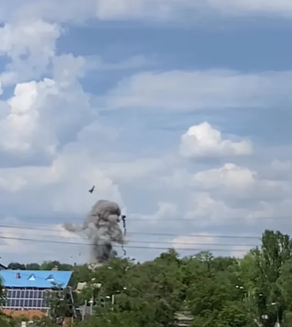 Весілля під вибухом: у Запоріжжі молодята позували, поки ППО збивала «Шахед» (фото)