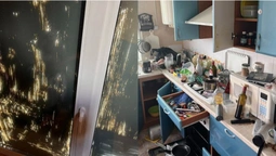 Сміття і бруд: волонтер показав свій будинок на Київщині, в якому жили окупанти (відео)