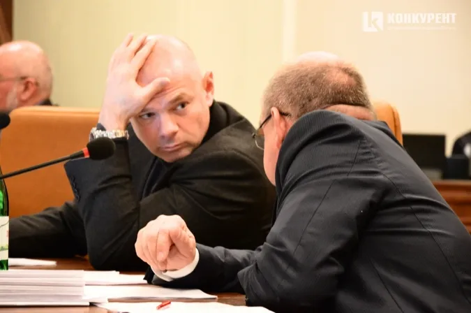 Палиці збільшили надбавку до зарплати
