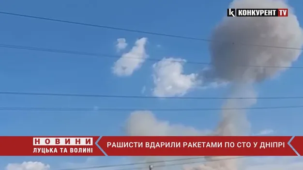 Росіяни завдали ракетного удару по СТО в Дніпрі: під завалами опинились люди (відео)