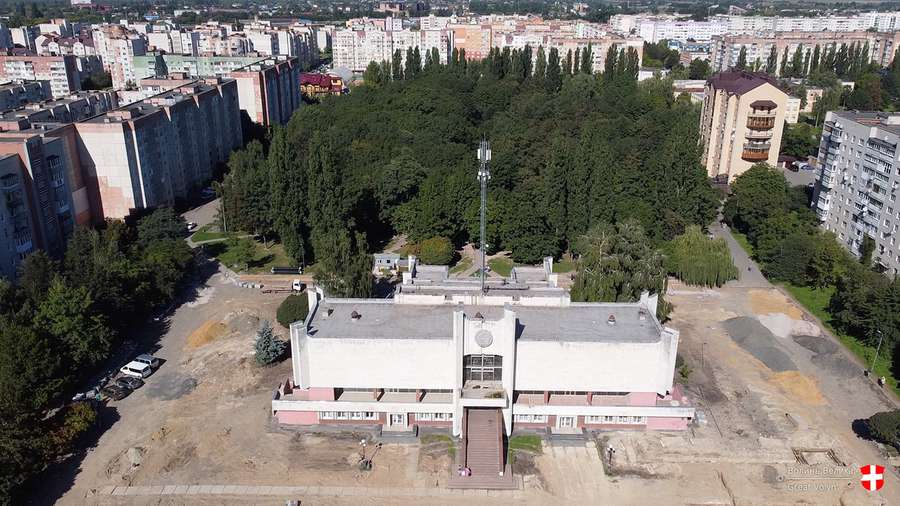 Показали ремонт площі у Луцьку з висоти пташиного польоту (фото)
