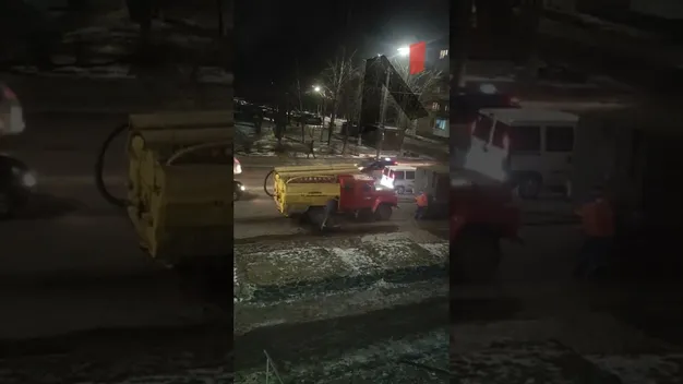 На проспекті Відродження задимілась машина «Луцькводоканалу» (відео)