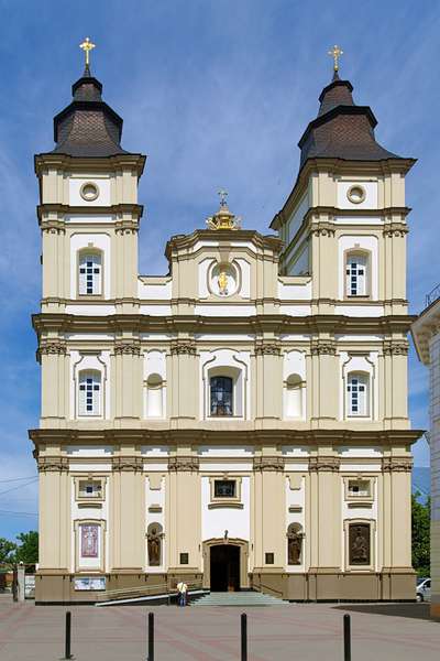 Луцький костел – у ТОП-7 найвеличніших католицьких храмів України (фото)