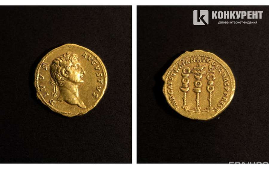 Монета датується 107 роком