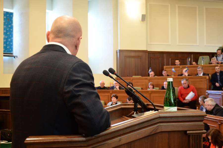Як новий губернатор мовчав на сесії Волиньради (фоторепортаж)