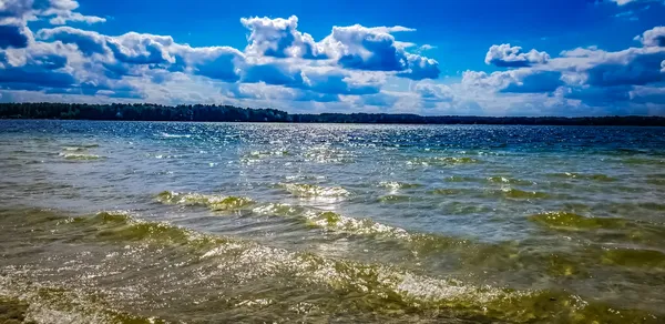 Перлина в намисті Шацьких озер: показали атмосферні світлини з озера Пісочне (фото)