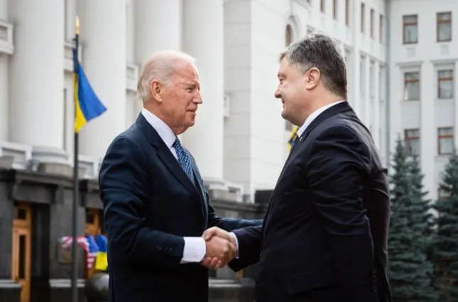 Опублікували записи про «корупцію Порошенка і Байдена»(відео)