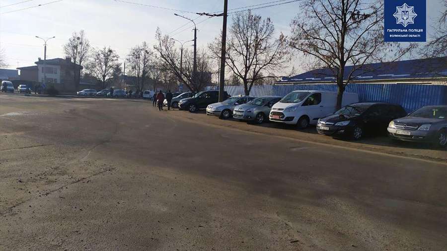 На авторинку в Луцьку навели лад з паркуванням (фото)