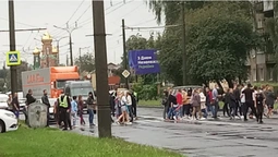 У Луцьку перекрили дорогу на місці загибелі дитини: вимагають світлофор