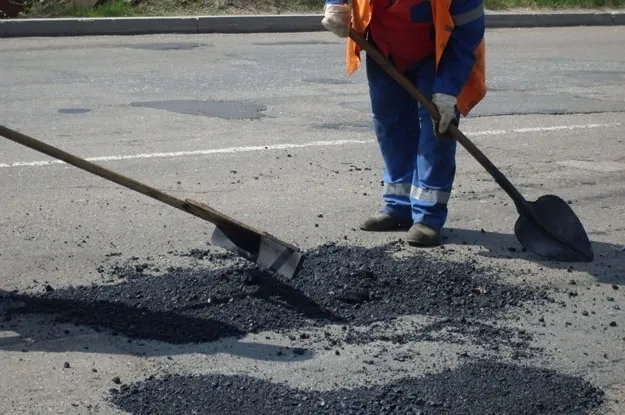 Луцькрада планує виділити мільйон гривень на поточний ремонт доріг