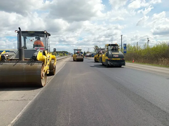 Латали найбільш покоцані дороги: на Волині за тиждень оновили 63 тис. м²