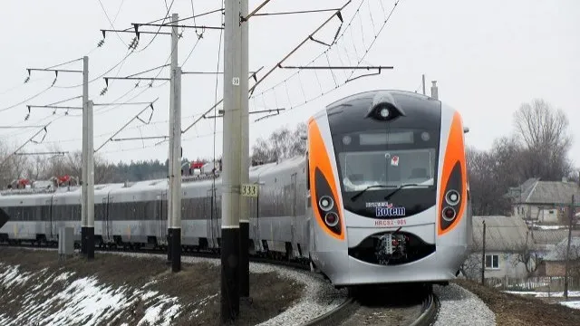 Маршрут поїзда «Ковель-Львів» змінили 