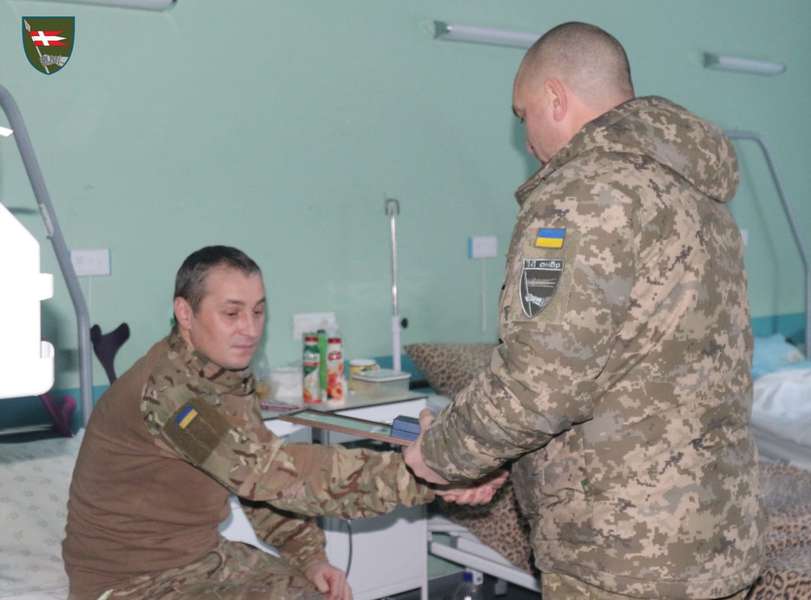 Воїни з волинської бригади, які лікуються у шпиталі, отримали нагороди